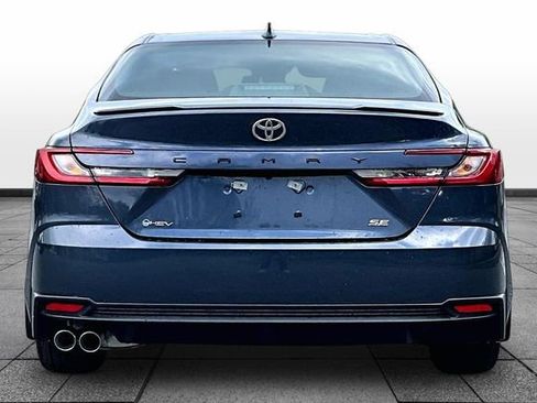 Used 2026 Toyota Camry SE image 8