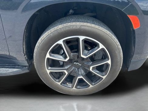 Used 2023 Chevrolet Suburban RST RWD image 11