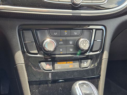 Certified 2019 Buick Encore Preferred FWD image 17