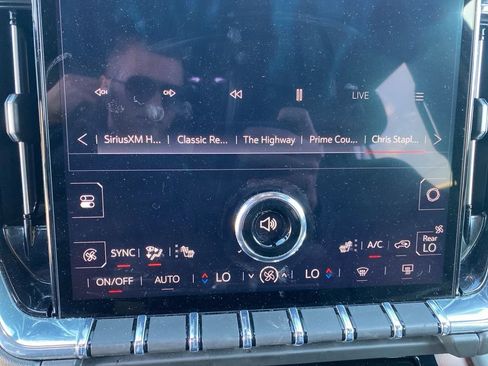 Used 2025 GMC Yukon Denali image 22