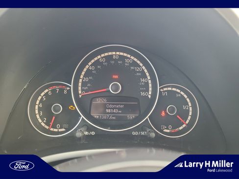 Used 2013 Volkswagen Beetle 2.5 image 11