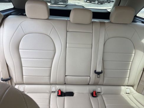 Used 2022 Mercedes-Benz GLC 300 4MATIC image 9