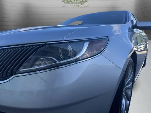 Used 2016 Lincoln MKS FWD image 25
