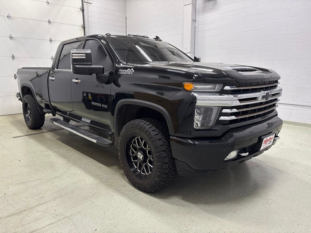 Used 2020 Chevrolet Silverado 3500 High Country AWD/4WD image 2