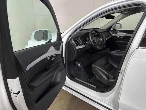 Used 2023 Volvo XC90 B5 Core w/ Climate Package AWD/4WD image 37