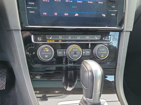 Used 2018 Volkswagen Golf SEL FWD image 27