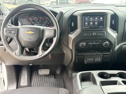 Used 2022 Chevrolet Silverado 2500 Custom AWD/4WD image 7