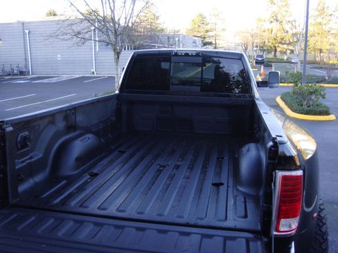 Used 2018 RAM 3500 Laramie w/ Convenience Group AWD/4WD image 16