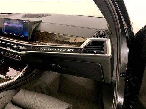 Certified 2024 BMW X7 xDrive40i w/ M Sport Package image 23