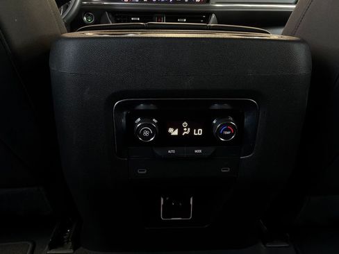 Used 2025 Chevrolet Tahoe Z71 AWD/4WD image 15