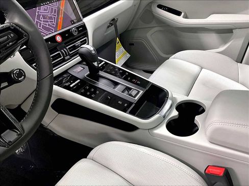 New 2026 Porsche Macan Turbo image 17