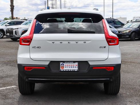 Used 2023 Volvo XC40 B5 Ultimate AWD/4WD image 8