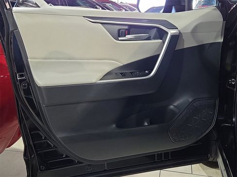 Certified 2022 Toyota RAV4 XLE Premium image 14