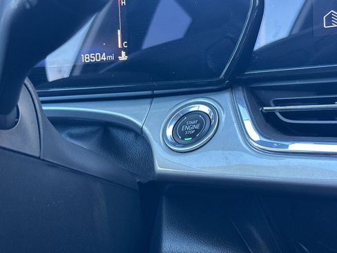 Used 2025 Chevrolet Trax LT w/ LT Convenience Package image 21