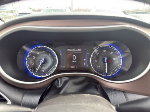 Used 2024 Chrysler Voyager LX FWD image 17
