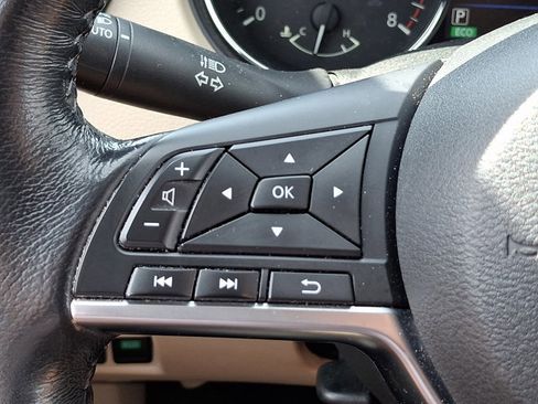 Used 2020 Nissan Rogue SV w/ Premium Package image 20