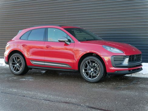 Used 2023 Porsche Macan Turbo image 24