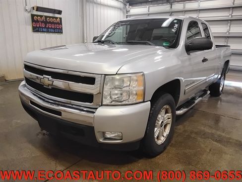 Used 2011 Chevrolet Silverado 1500 LT w/ All-Star Edition AWD/4WD image 4