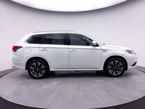 Used 2018 Mitsubishi Outlander GT image 35