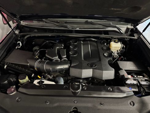 Used 2018 Toyota 4Runner TRD Off-Road Premium image 6