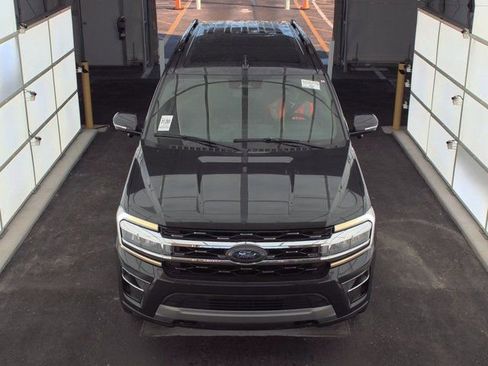Used 2023 Ford Expedition Max Limited AWD/4WD image 2