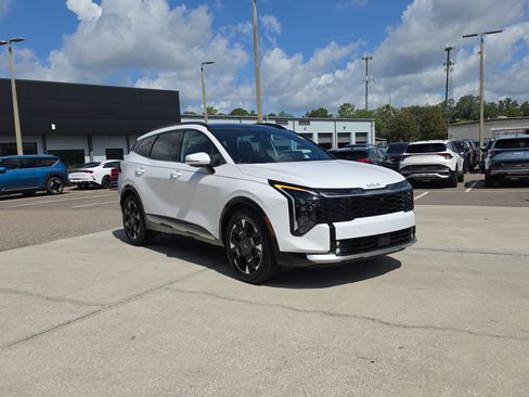 Certified 2026 Kia Sportage SX FWD image 2