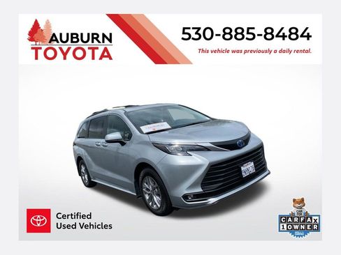 Certified 2025 Toyota Sienna XLE AWD/4WD image 1