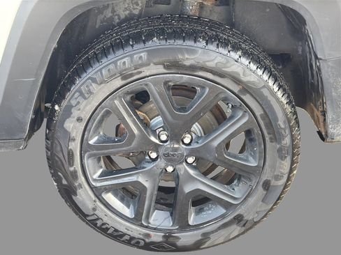 Used 2018 Jeep Renegade Altitude AWD/4WD image 37
