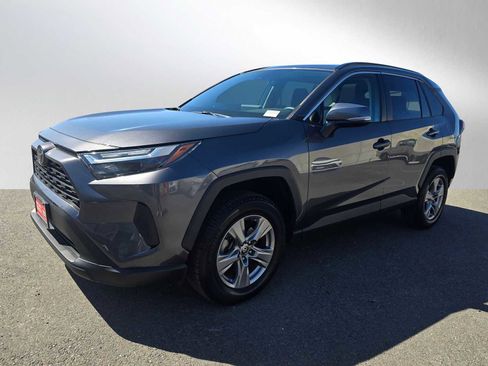 Used 2024 Toyota RAV4 XLE w/ Convenience Package image 7