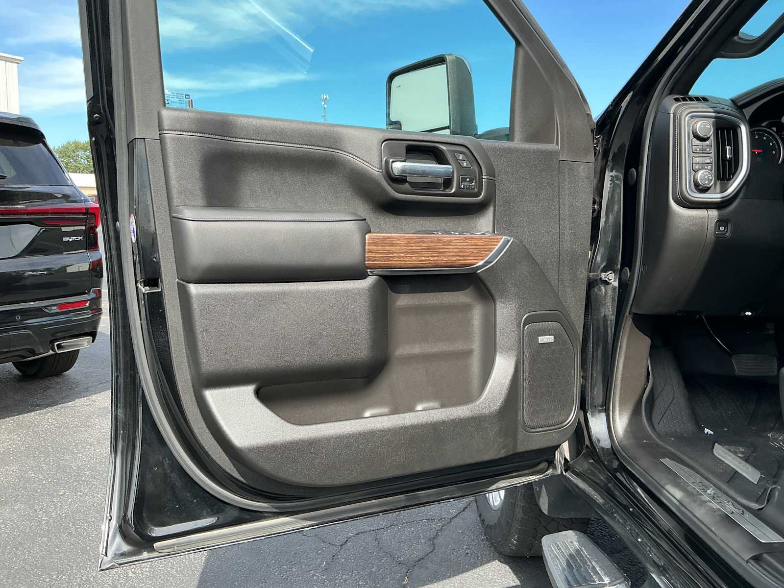 Used 2021 Chevrolet Silverado 2500 High Country AWD/4WD image 19