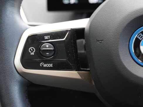 Used 2023 BMW iX xDrive50 w/ Premium Package image 22