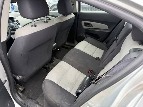Used 2013 Chevrolet Cruze LS image 8