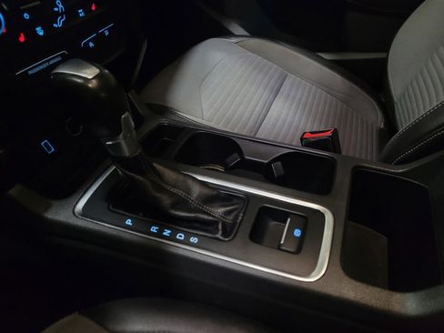 Used 2017 Ford Escape Titanium image 26