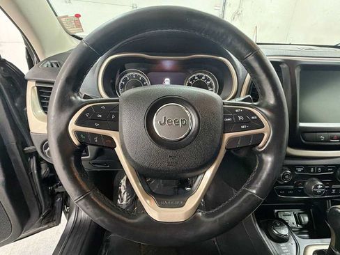 Used 2015 Jeep Cherokee Limited AWD/4WD image 16