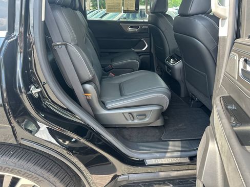 Used 2025 INFINITI QX80 Luxe w/ Cargo Package AWD/4WD image 13