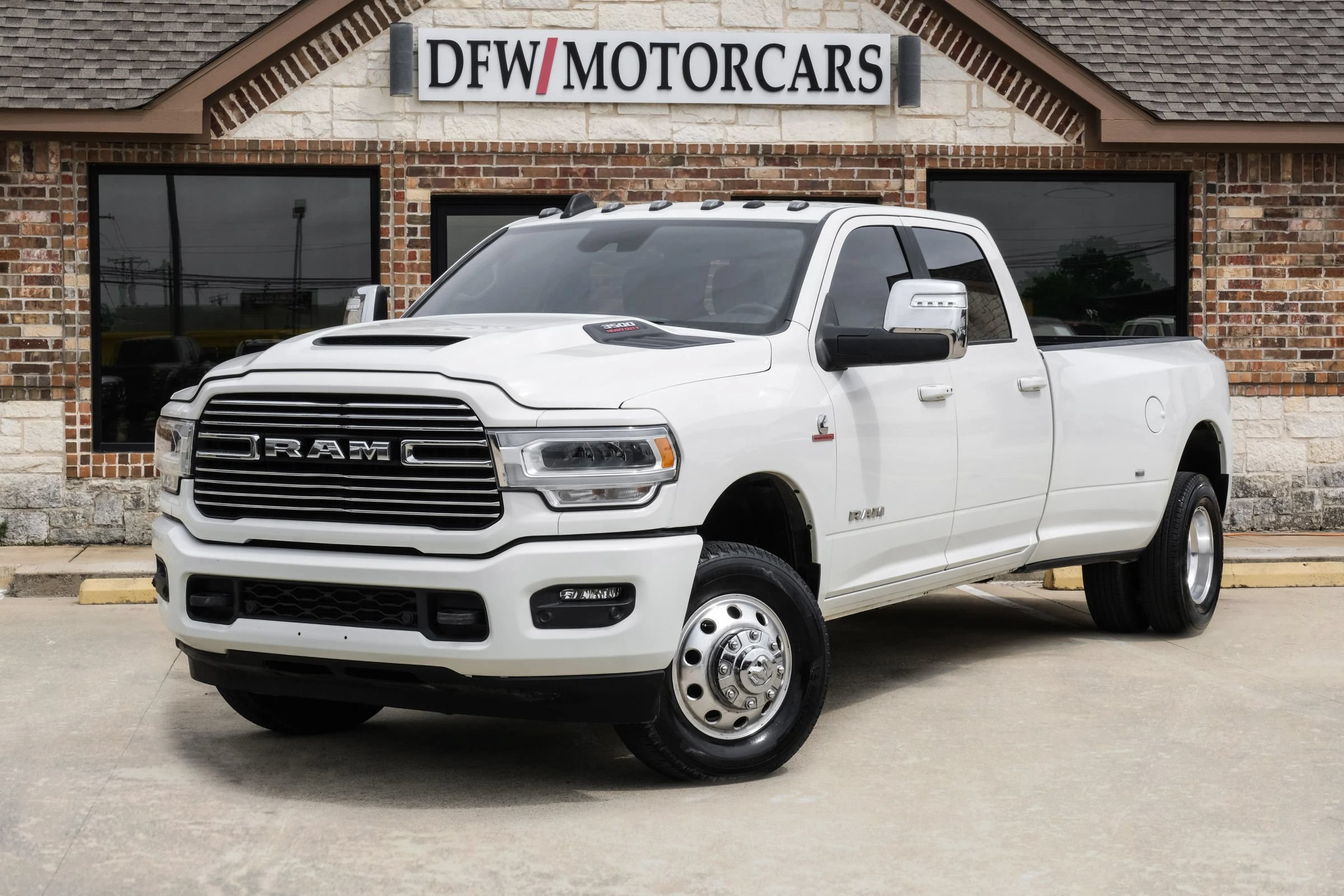 Used 2024 RAM 3500 Laramie w/ Sport Appearance Package AWD/4WD image 2