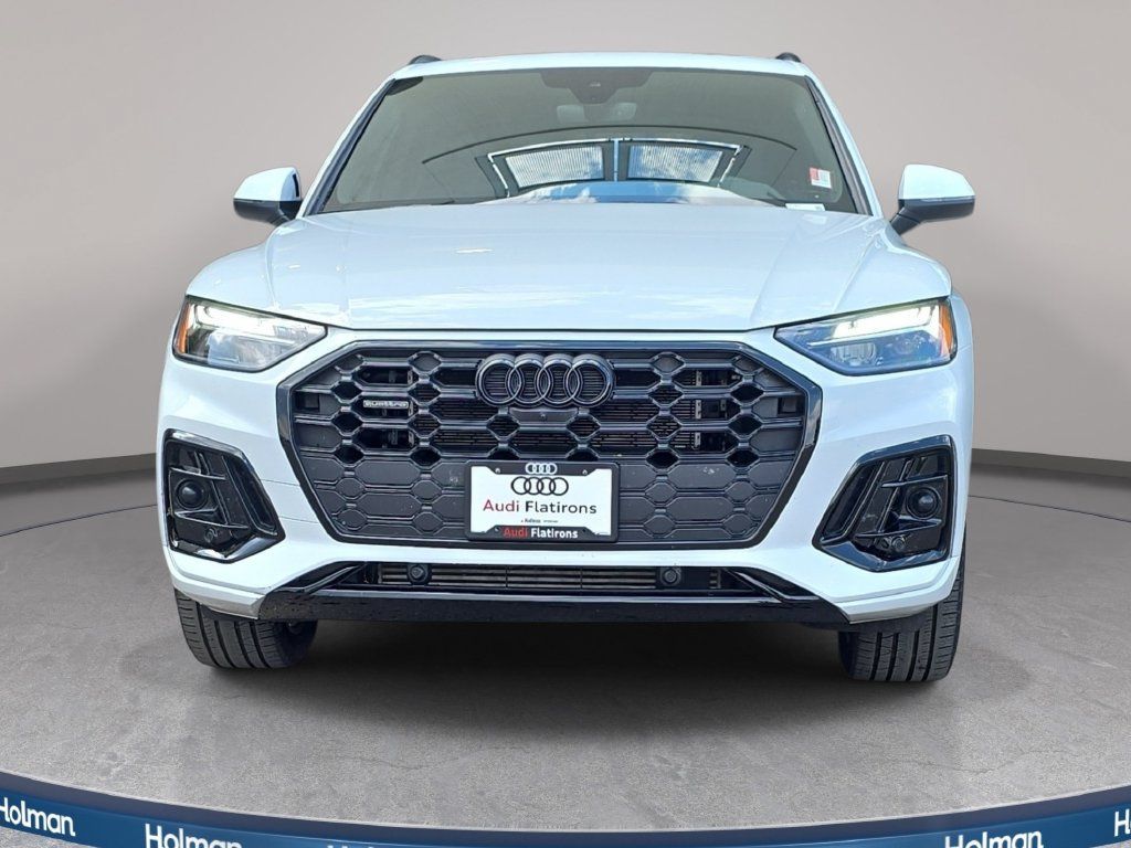 Certified 2024 Audi Q5 e Premium Plus w/ Premium Plus Package AWD/4WD image 2