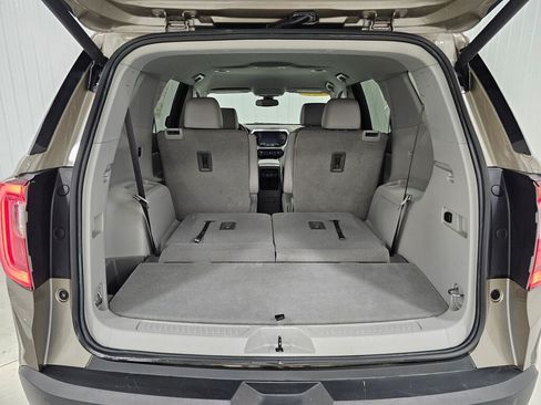 Used 2023 GMC Acadia SLT FWD image 17