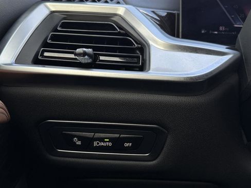 Used 2024 BMW X7 xDrive40i image 53