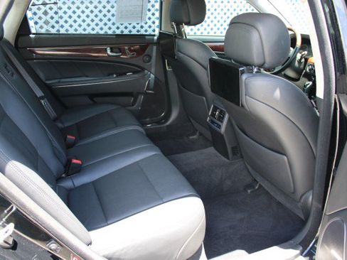 Used 2016 Hyundai Equus RWD image 16