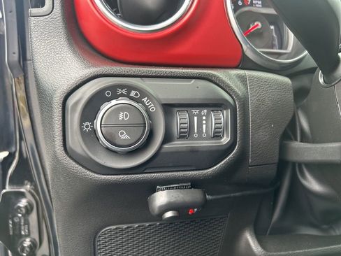 Used 2022 Jeep Gladiator Rubicon w/ Cold Weather Group image 21