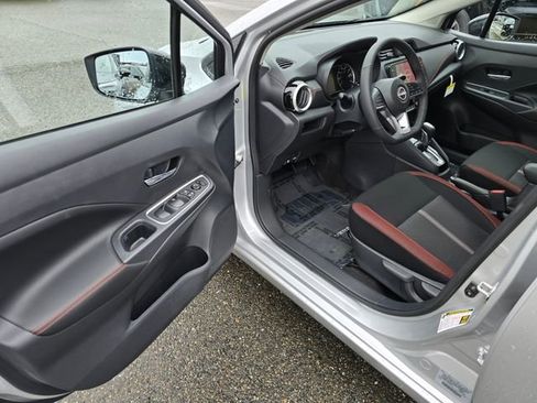 New 2025 Nissan Versa SR image 17