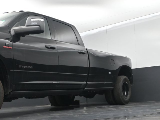 New 2026 RAM 3500 Laramie AWD/4WD image 47