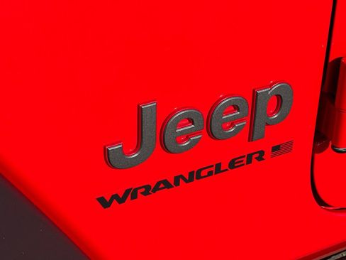 Used 2025 Jeep Wrangler Unlimited Rubicon AWD/4WD image 32