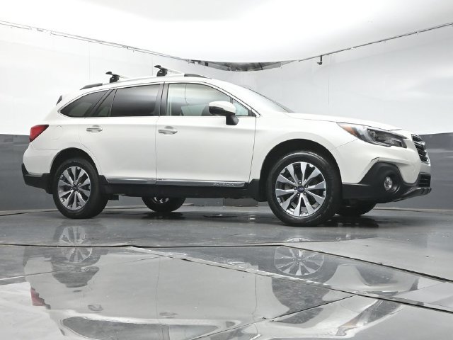 Used 2019 Subaru Outback 3.6R Touring w/ Popular Package #3A AWD/4WD image 33