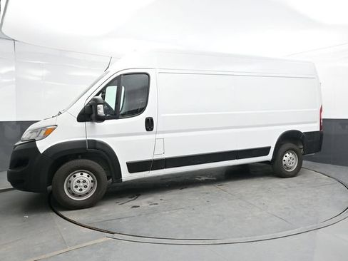 Used 2023 RAM ProMaster 2500 FWD image 3