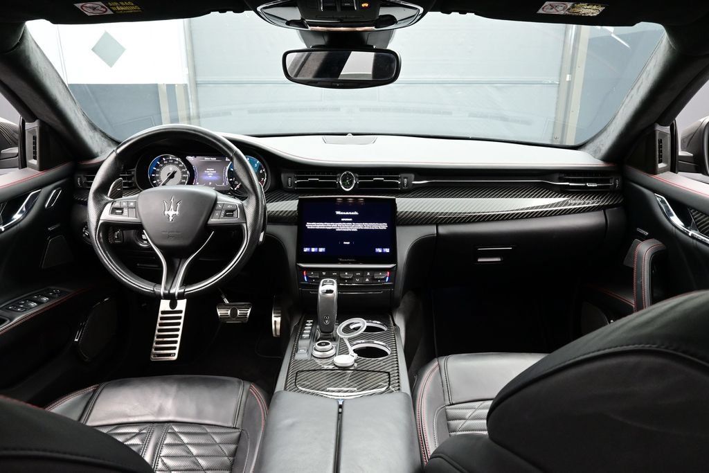 Used 2022 Maserati Quattroporte Trofeo RWD image 17