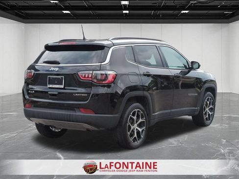 Used 2024 Jeep Compass Limited AWD/4WD image 5