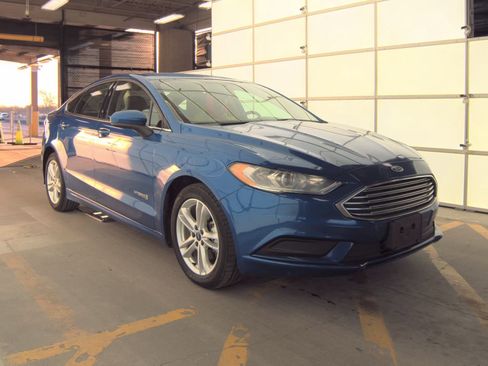 Used 2018 Ford Fusion S image 2