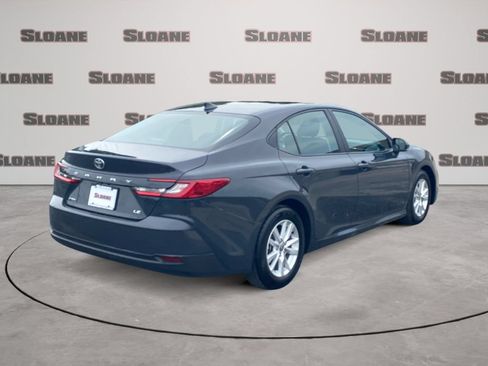 Used 2025 Toyota Camry LE FWD image 5